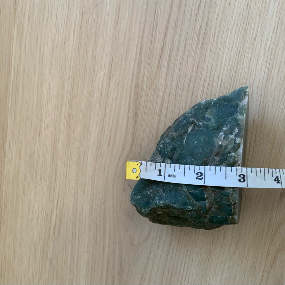 Green chalcedony  raw mineral specimen - Picture 6 of 7